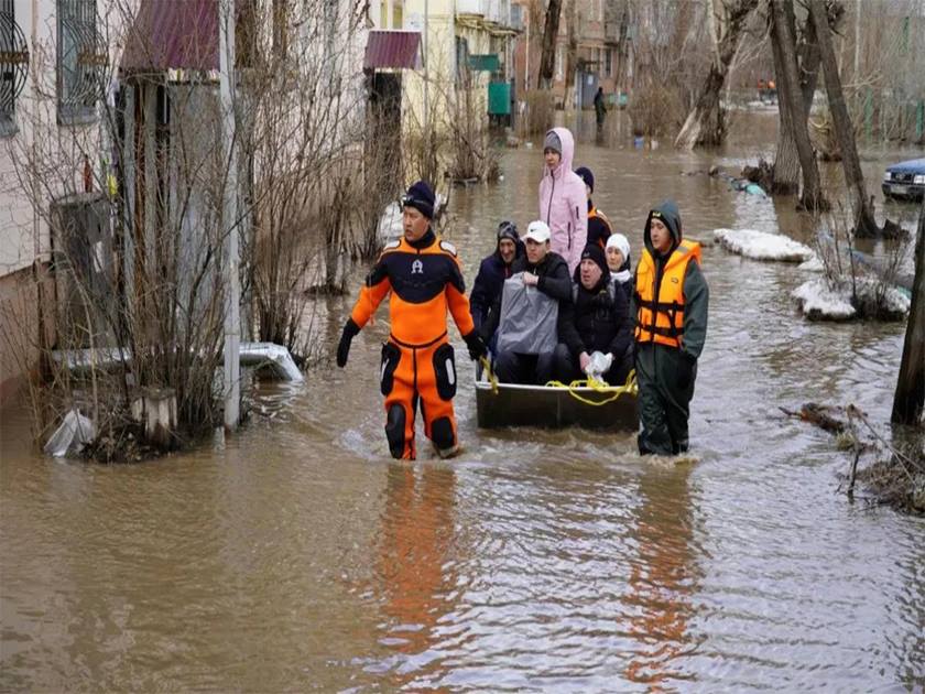 إجلاء أكثر من 10 آلاف شخص بسبب الفيضانات .. في كازاخستان