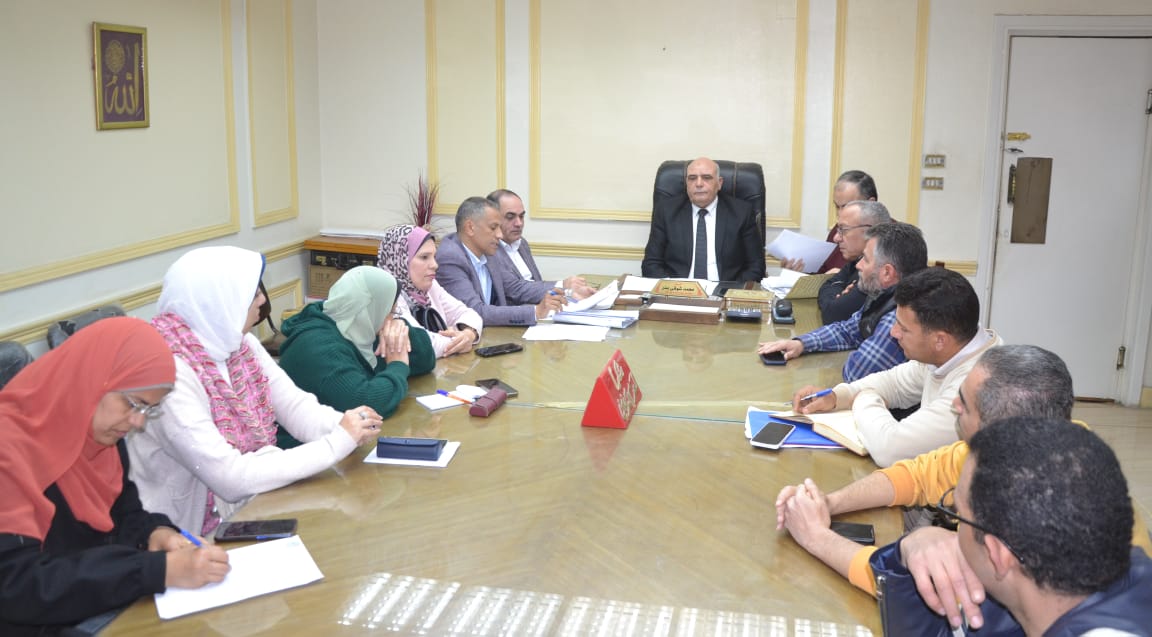 سكرتير عام البحيرة يناقش إنهاء الأعمال المتبقية بميناء الصيد برشيد
