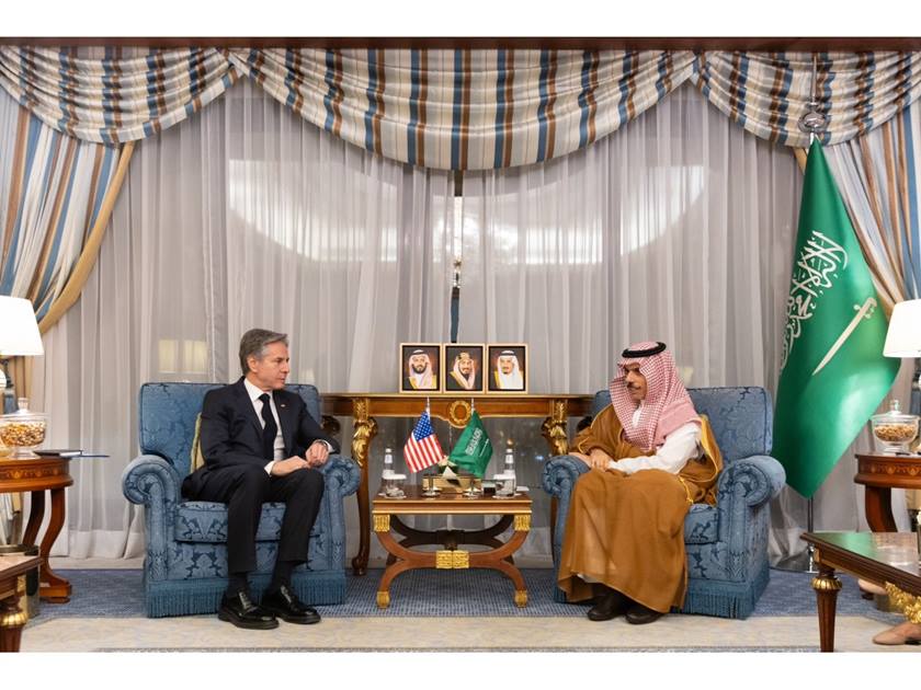 وزيرا الخارجية السعودي والأمريكي .. يبحثان أهمية الوقف الفوري لإطلاق النار في غزة