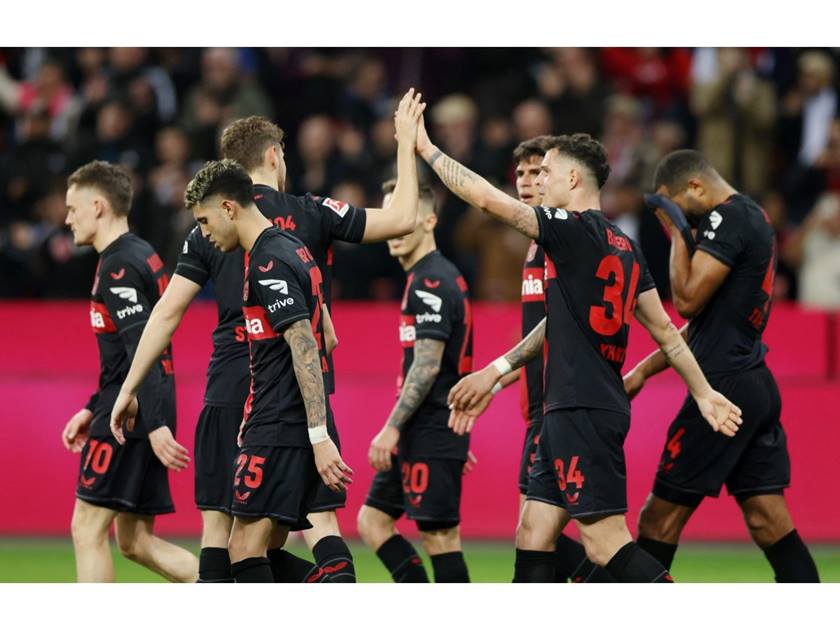 الدوري الألماني .. ليفركوزن يتطلع للقب وبايرن يتمسك بأمل المنافسة
