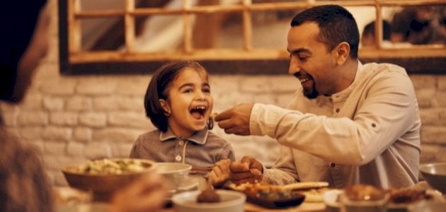 ما هو السن الشرعي لصيام الأطفال في شهر رمضان؟.. الإفتاء تجيب - حكم صيام الأطفال في رمضان