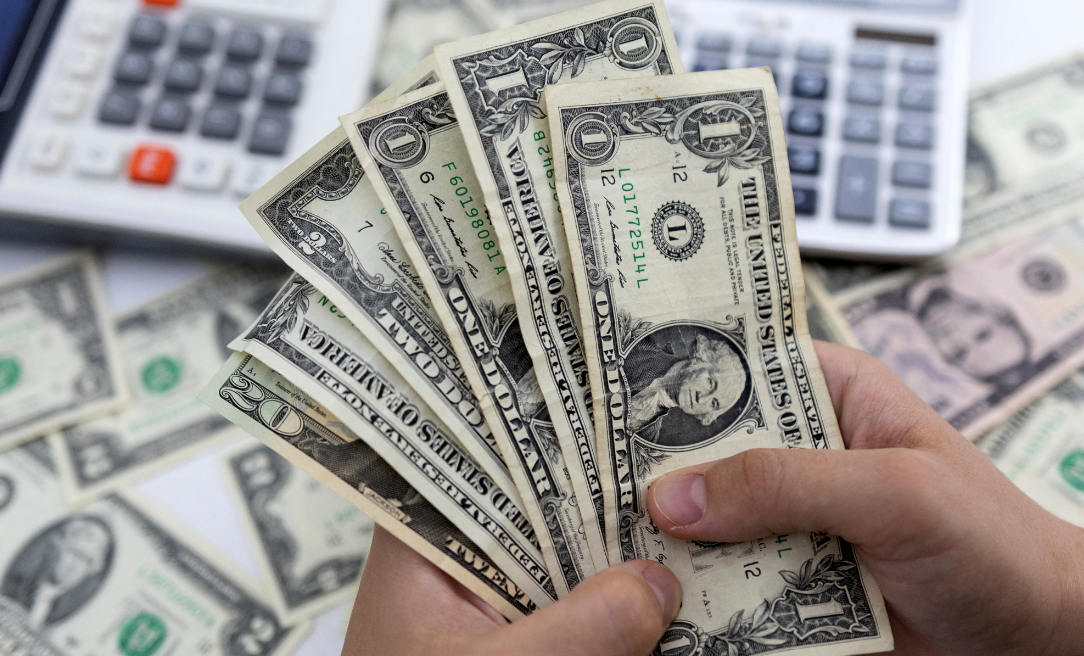 سعر الدولار أمام الجنيه المصري في البنوك اليوم الأحد 17-3-2024