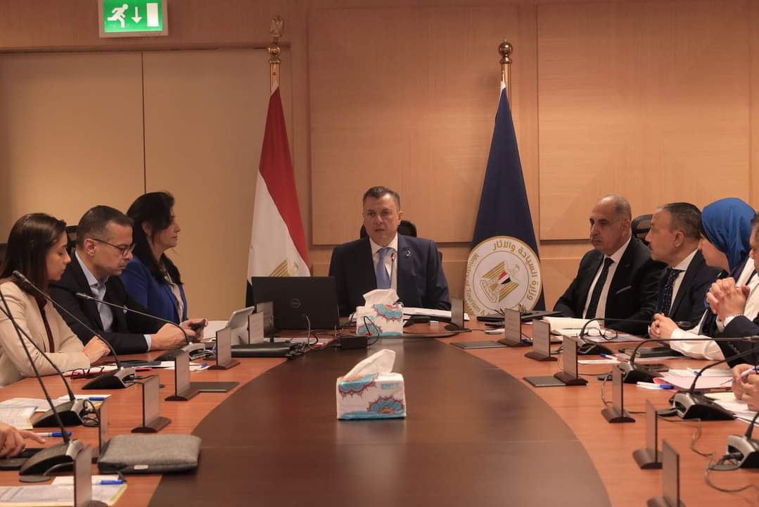 عيسى : تطوير السياحة النيلية..وإزالة أى معوقات