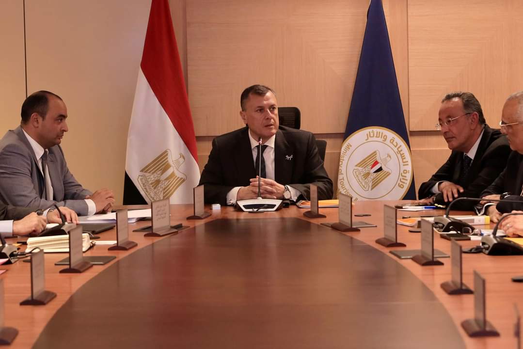 وزير السياحة يترأس اجتماع مجلس إدارة المجلس الأعلى للآثار