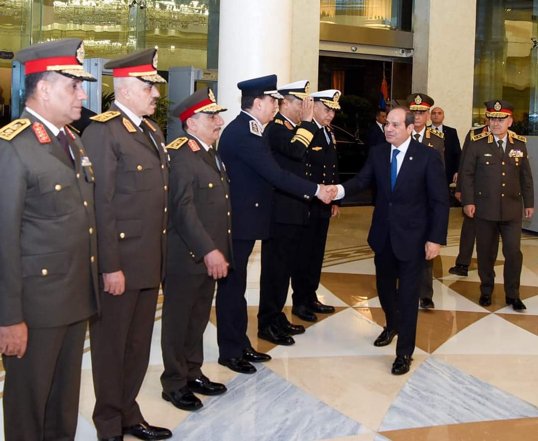الرئيس يشهد سحور القوات المسلحة