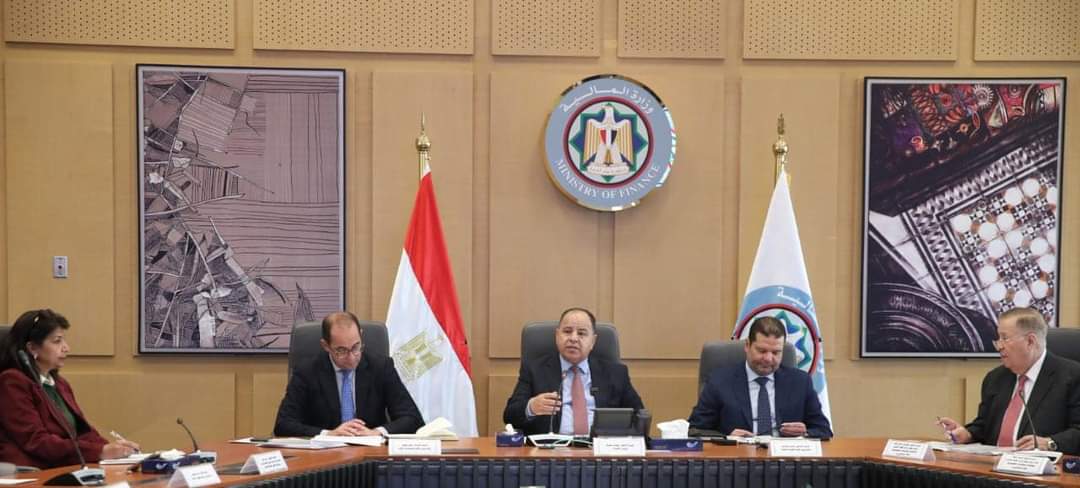 وزير المالية..فى حوار مفتوح مع المستثمرين والمصدرين حول الموازنة الجديدة