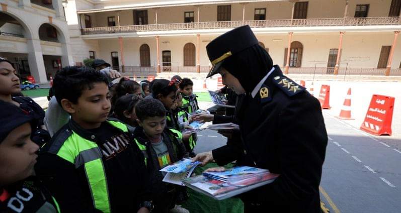 وزارة الداخلية تُشارك الأطفال الأيتام الاحتفال بـ"يوم اليتيم"