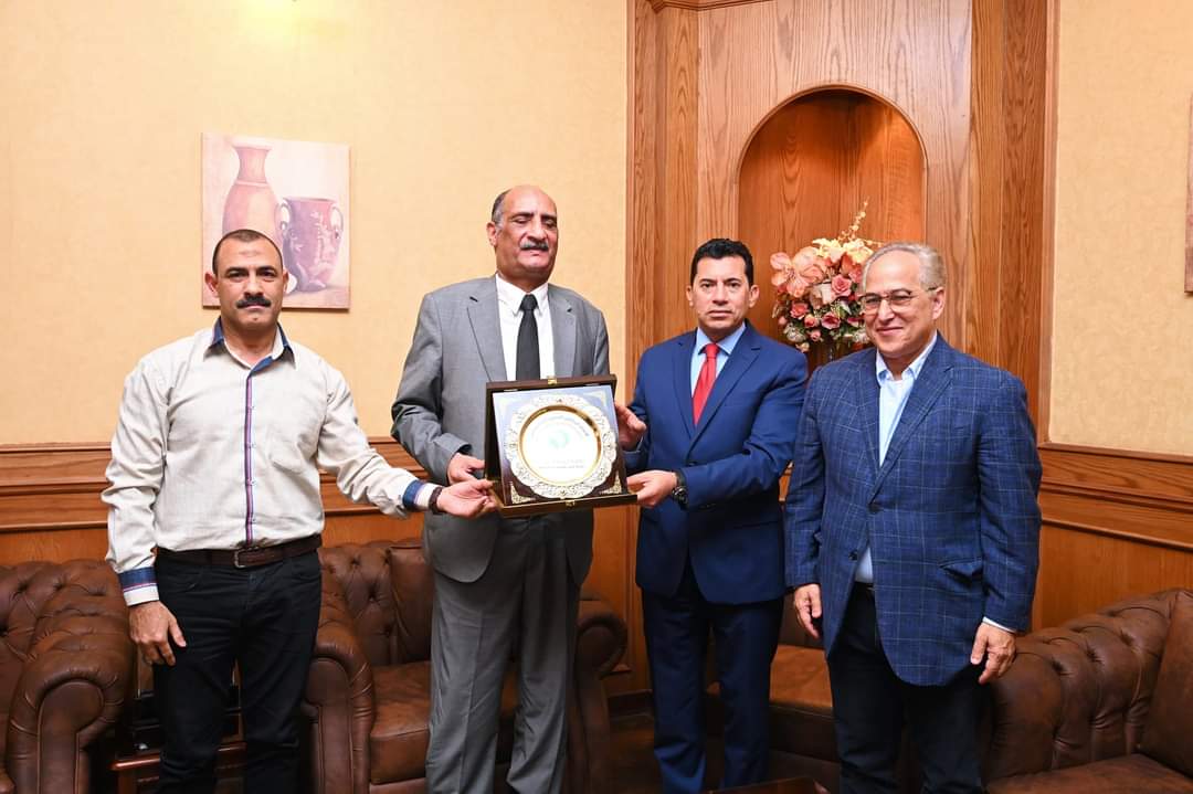 وزير الرياضة بحث مع رئيس الإتحاد الرياضى للمكفوفين أخر مستجدات المشاركة فى دورة الألعاب البارالمبية بباريس
