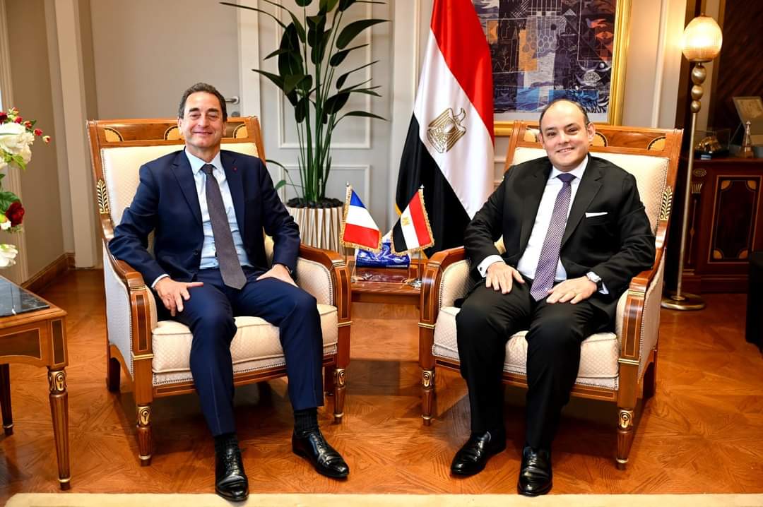 وزير التجارة يبحث مع السفير الفرنسى بالقاهرة أوجه التعاون الاقتصادى المشترك بين القاهرة وباريس
