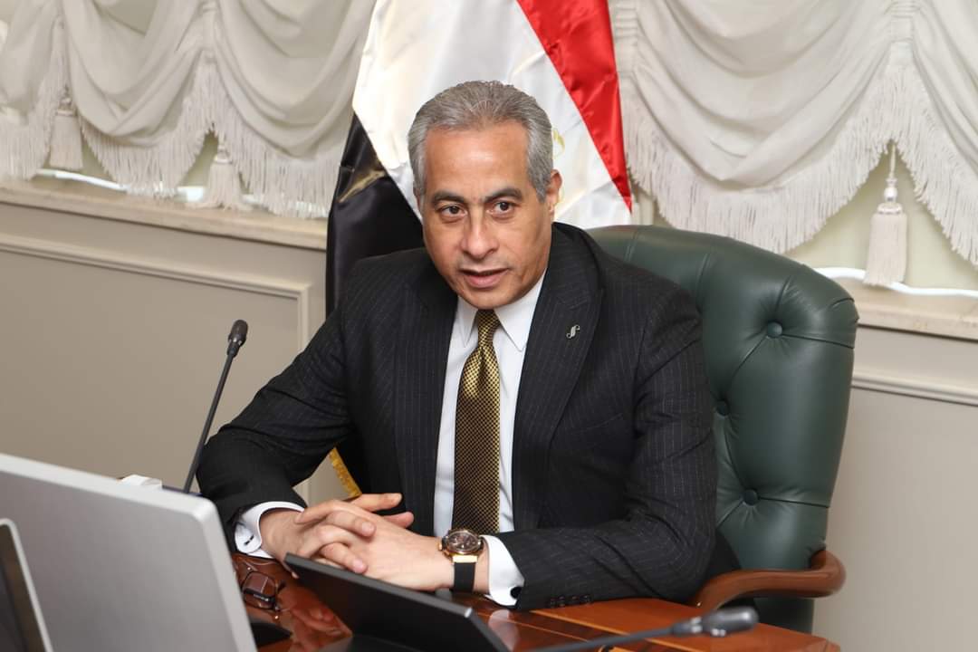 وزارة العمل تُتَابِع تنفيذ قرار إجازة عيد الفطر لعمال القطاع الخاص