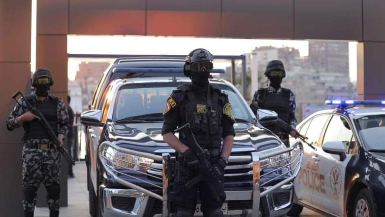 وزارة الداخلية تواصل تأمين احتفالات المواطنين بعيد الفطر المبارك