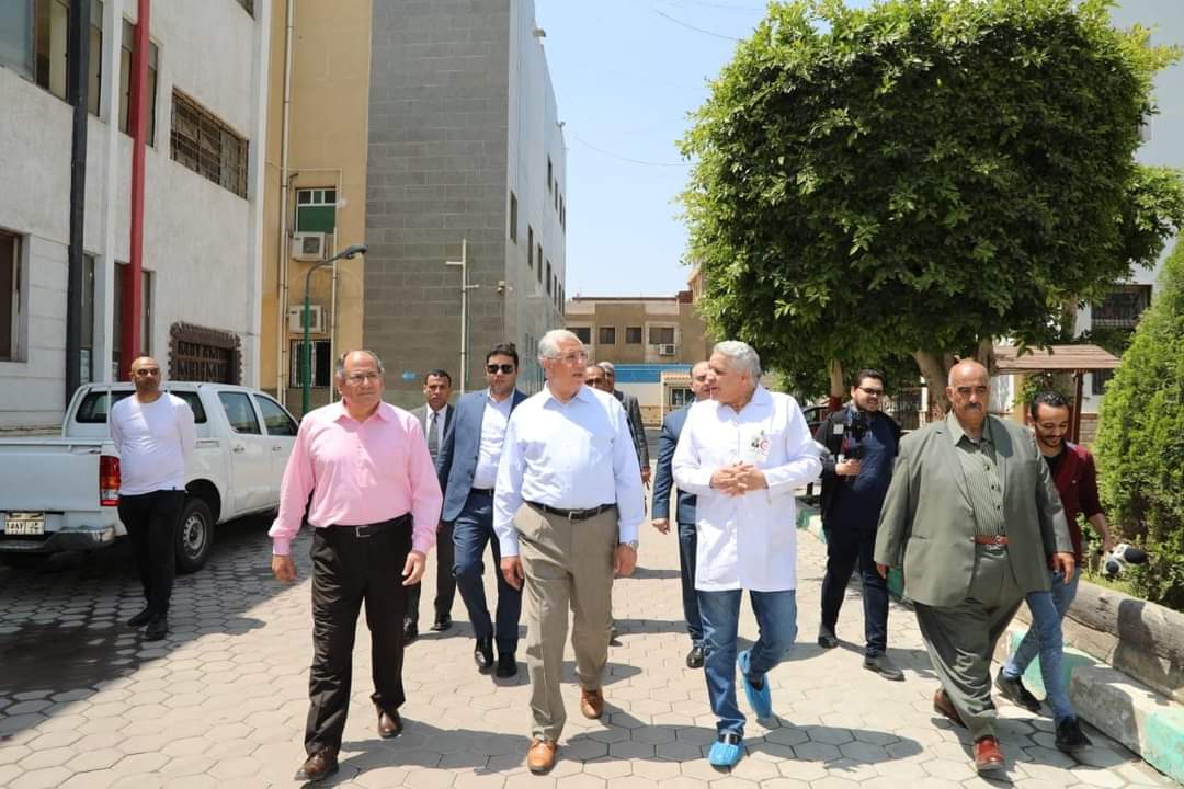 وزير الزراعة يتفقد معامل معهد الصحة الحيوانية ومتبقيات المبيدات