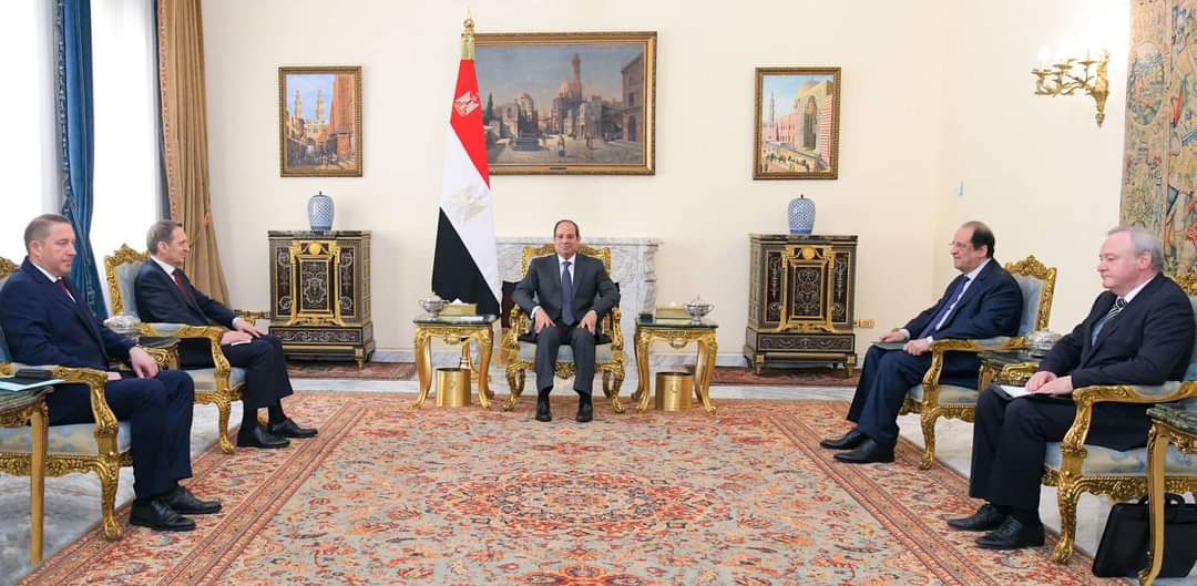 الرئيس بحث الأوضاع الإقليمية مع رئيس الاستخبارات الروسية