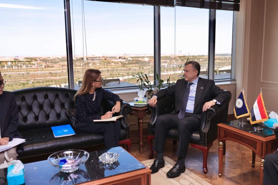 وزير السياحة والآثار يبحث مع مدير المكتب الإقليمى لليونسكو تعزيز التعاون المشترك