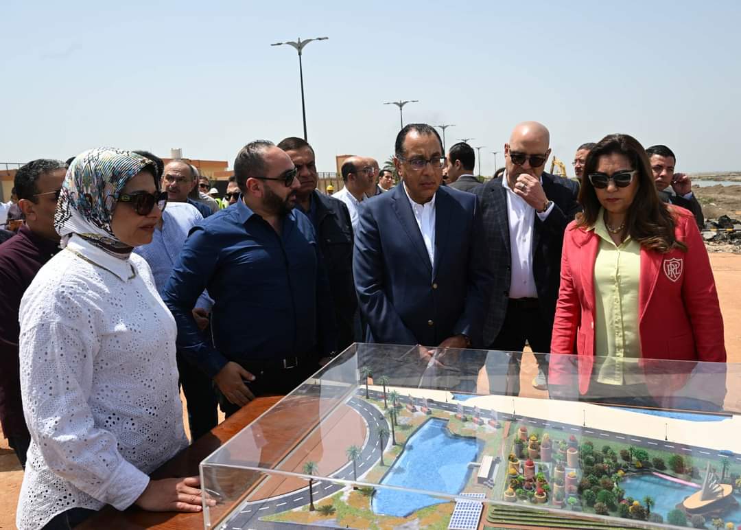 رئيس الوزراء يتفقد أعمال إنشاء مبنى ديوان عام محافظة دمياط وتطوير المنطقة المُحيطة