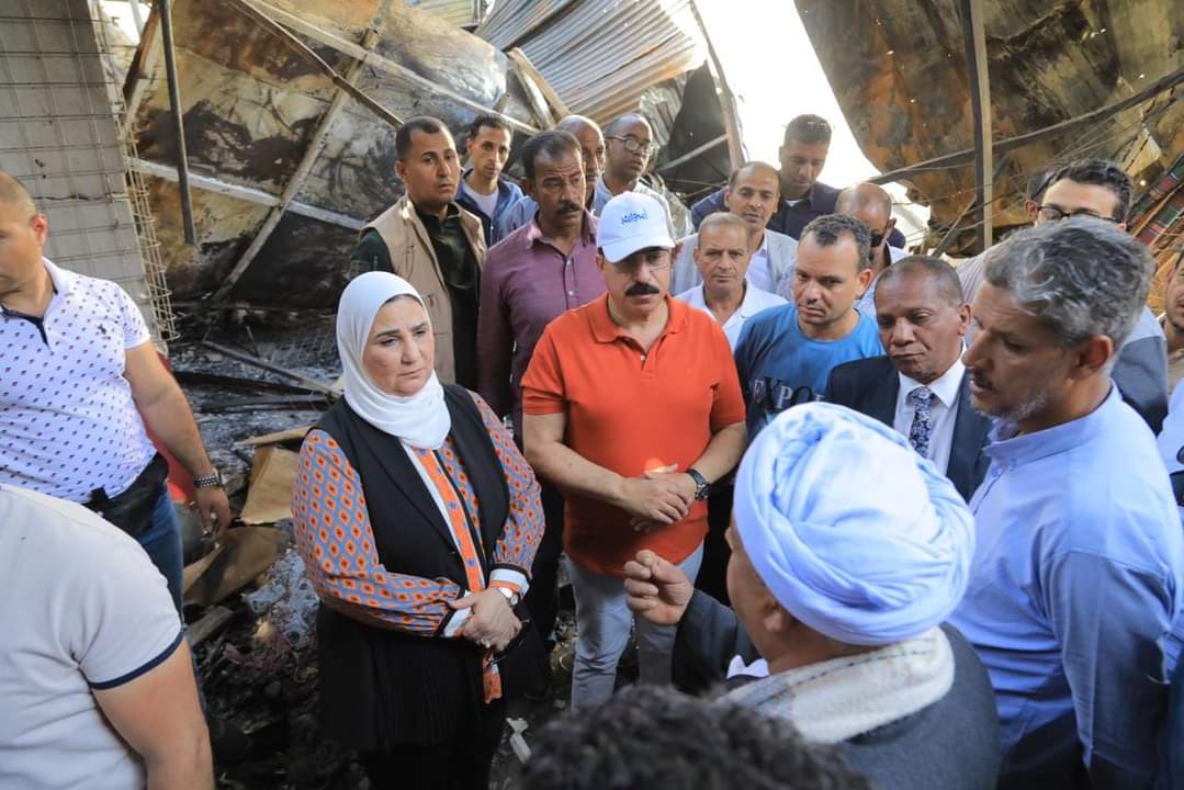 القباج تتفقد مول " فيلة" بأسوان..وتوجه بتقديم مساعدات عاجلة للعاملين المتضررين 
