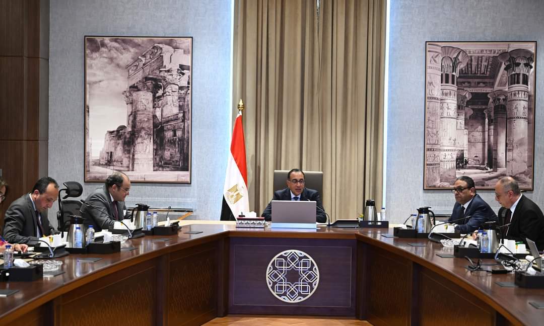 رئيس الوزراء يتابع الموقف التنفيذى للإفراج الجمركى عن البضائع من الموانئ
