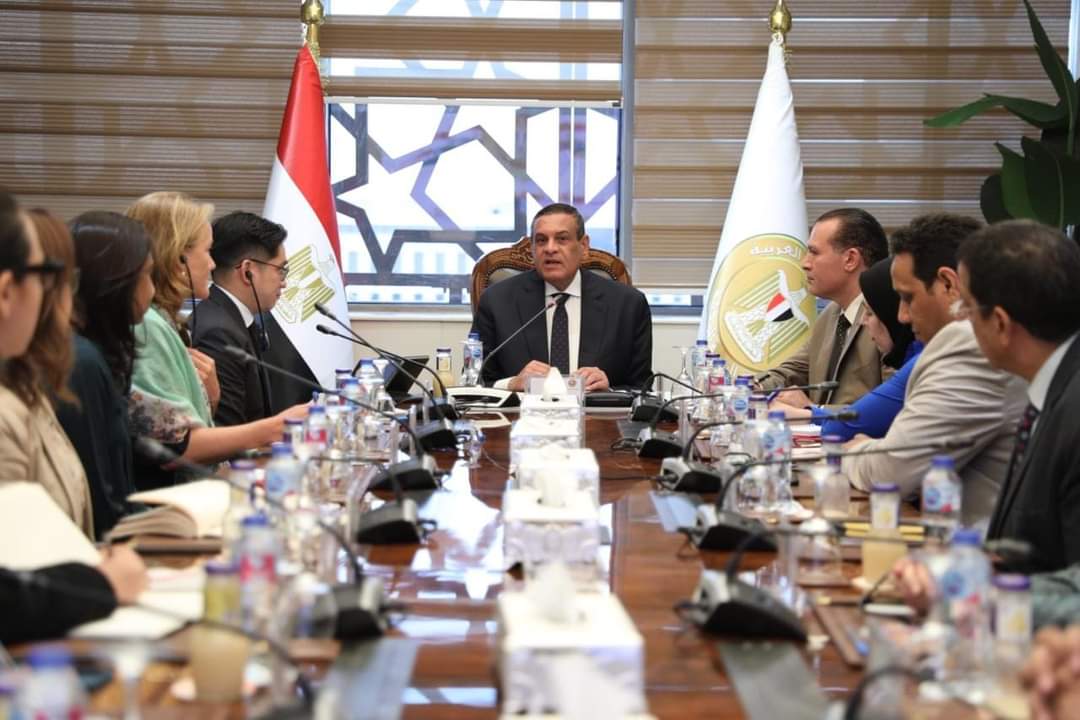 آمنة يتابع مع وفد البنك الدولى الموقف التنفيذي لبرنامج التنمية المحلية بالصعيد
