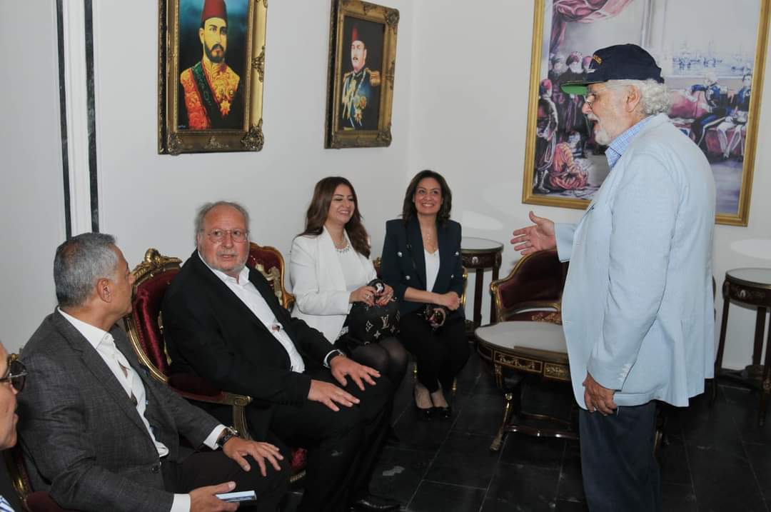 أحمد فؤاد الثانى نجل الملك فاروق يزور نادى اليخت بالإسكندرية