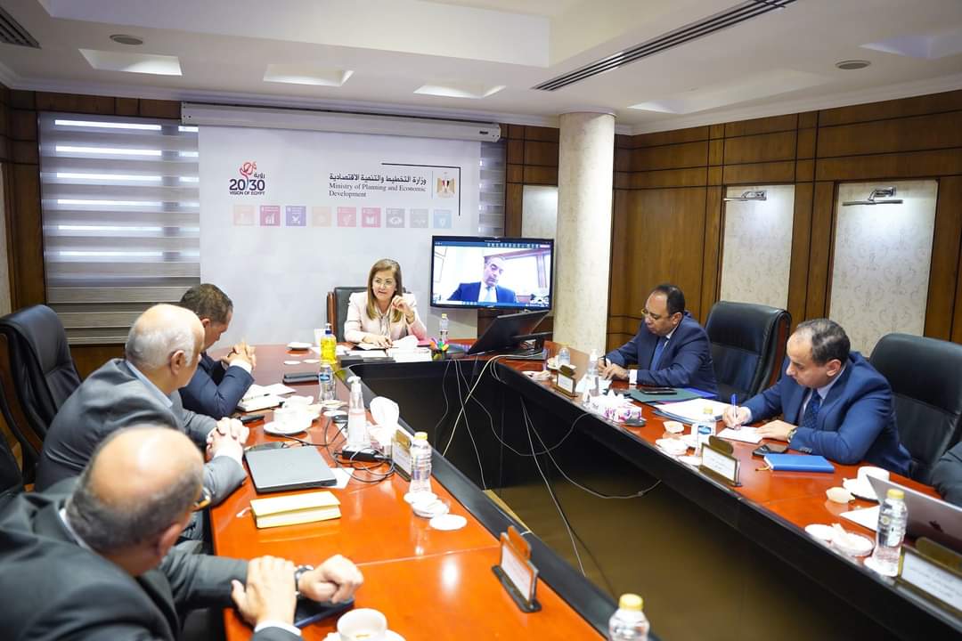 دراسة أوجه التعاون فى ملف مشروعات الهيدروجين الأخضر بين الصندوق السيادى وطربول الصناعية