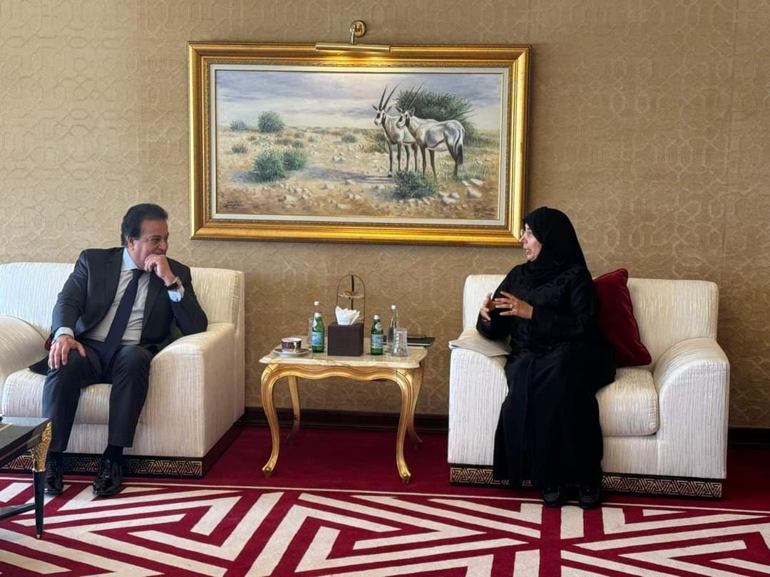 وزير الصحة يناقش مع نظيرته القطرية فرص الإستثمار فى المجال الصحى والسياحة العلاجية 