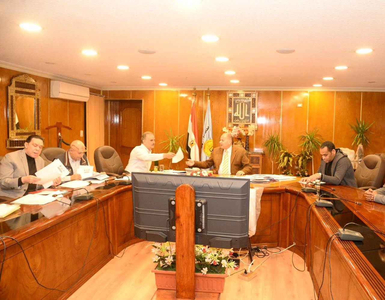 محافظ أسيوط يلتقي بوكيل لجنة الخطة والموازنة بمجلس النواب لبحث دعم المشروعات التنموية 