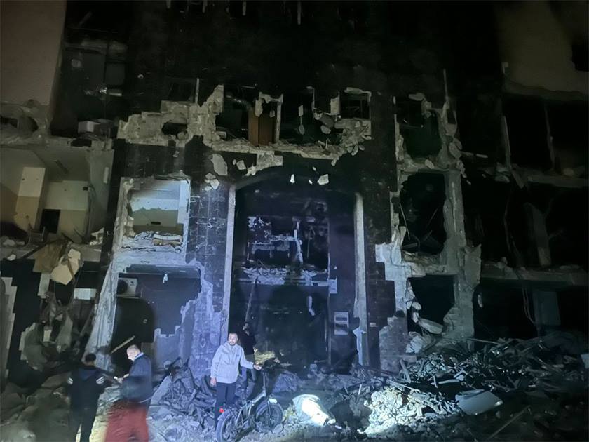 قوات الاحتلال الإسرائيلي .. تنسحب من مجمع الشفاء الطبي بمدينة غزة