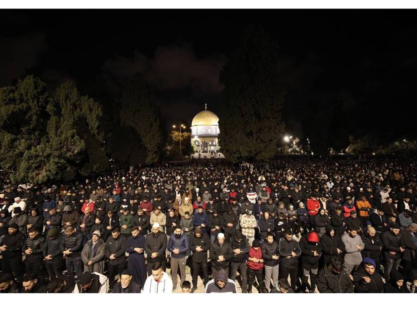 45 ألفا .. أدوا صلاتي العشاء والتراويح في المسجد الأقصى