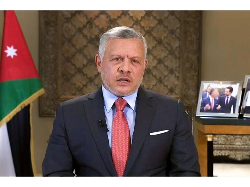 العاهل الأردني والرئيس الفرنسي .. يبحثان التطورات الراهنة بالمنطقة