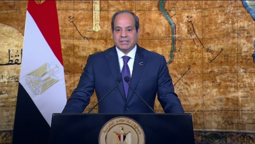 الرئيس السيسي يهنئ عمال مصر