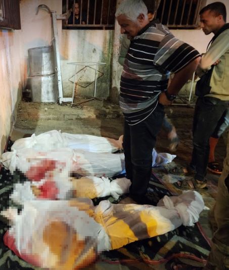 فلسطينيون : جيش الإحتلال أطلق 8 صواريخ على خيام النازحين بغزة..والنيران دمرتها
