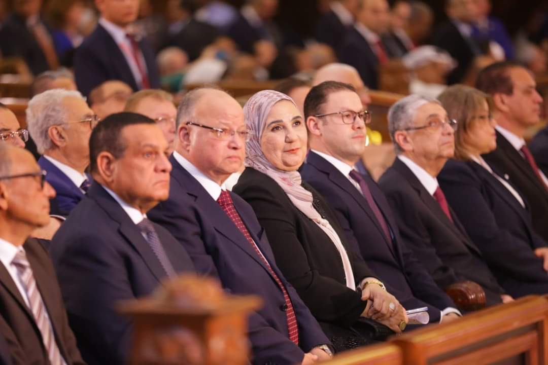 وزيرة التضامن  تشهد قداس عيد القيامة المجيد بالكاتدرائية المرقسية بالعباسية..وتهنئ البابا تواضروس 