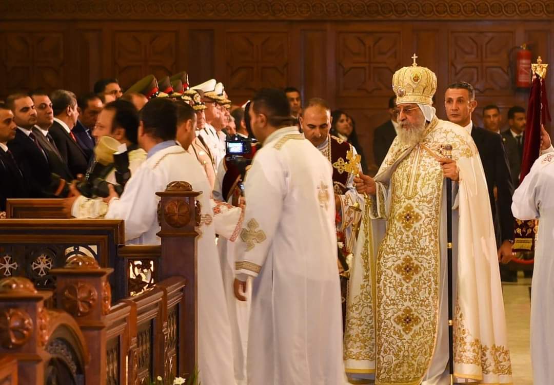 وزيرة الهجرة تشارك فى قداس عيد القيامة 