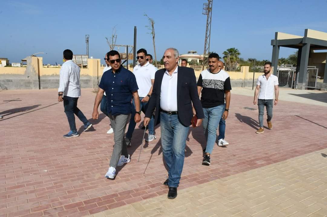 تمهيدا لافتتاحه..وزير الشباب والرياضة يتفقد معسكر نزل الشباب بمدينة الطور