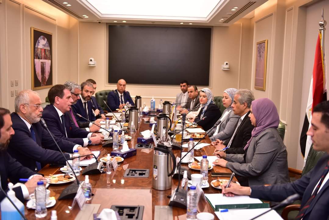 وزير العمل : إسترتيجية لإرسال عِمالة مصرية ماهرة إلى اليونان فى الزراعة والسياحة والتشييد والبناء