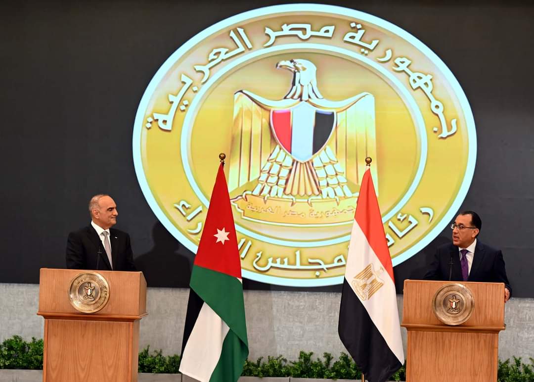رئيس الوزراء : نعمل على زيادة حجم الاستثمارات المتبادلة بين القطاعين الخاص بمصر والأردن