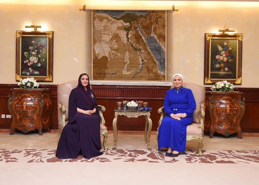 السيدة انتصار السيسى تعرب عن سعادتها بلقاء قرينة سلطان عمان