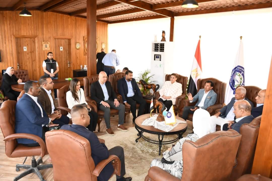 وزير الرياضة يلتقي مجلس إدارة نادى سموحة الرياضى