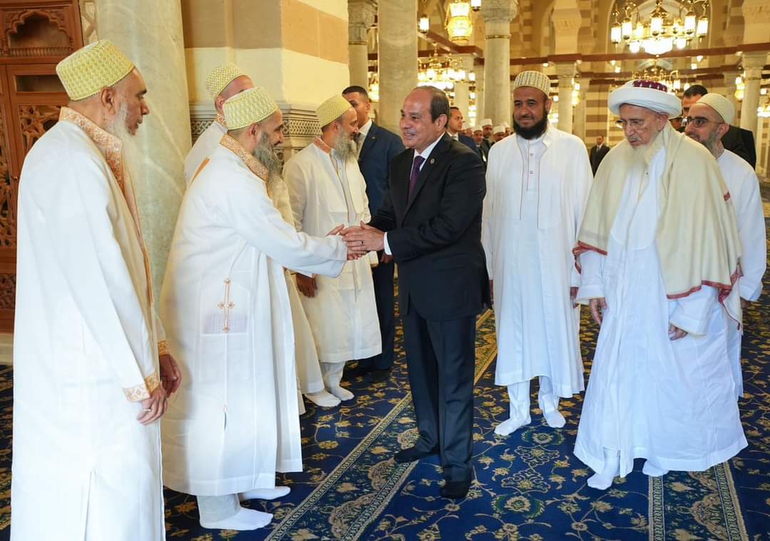 الرئيس : أهل بيت النبى وجدوا فى مصر الأمن والأمان..وهذا من فضل الله علينا