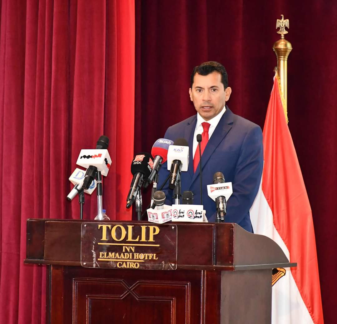 وزير الرياضة يجتمع مع رؤساء الاتحادات الرياضية بحضور رئيس اللجنة الأولمبية