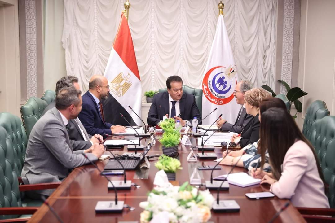 وزير الصحة يبحث مع ممثلى مجموعة شركات medin الإماراتية التعاون فى القطاع الصحى 
