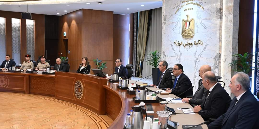 مدبولى يُوجه بسرعة إنهاء منظومةالنقل الذكى على الطرق السريعة (ITS)