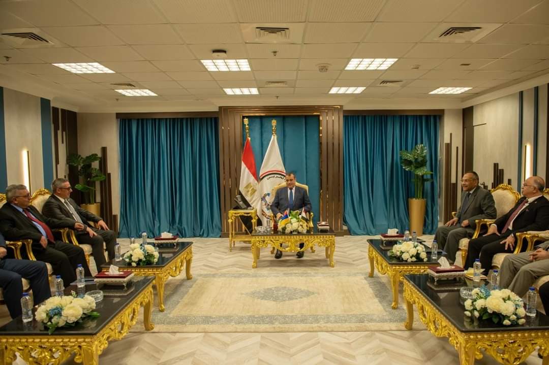 وزير الإنتاج الحربى يبحث التعاون مع رئيس لجنة الصناعة العسكرية بأرمينيا