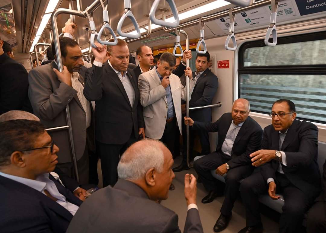 مدبولى : تكليفات الرئيس.. العمل باستمرار على تحسين خدمات النقل الجماعى للمواطنين