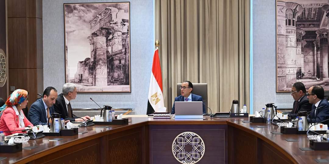 رئيس الوزراء : حل أى مشكلة وتذليل العقبات أمام الهيئة المصرية للشراء المُوحد والإمداد والتموين الطبى 