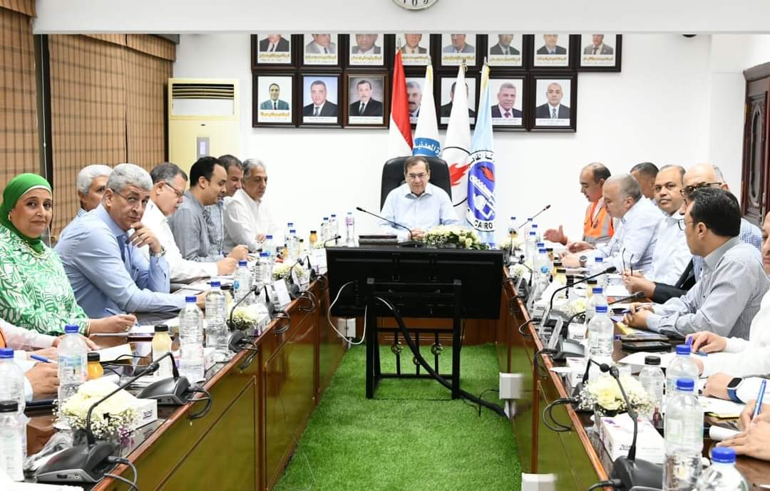 الملا : تطبيق برامج التحول الرقمى ضمن مشروع تطوير وتحديث قطاع البترول