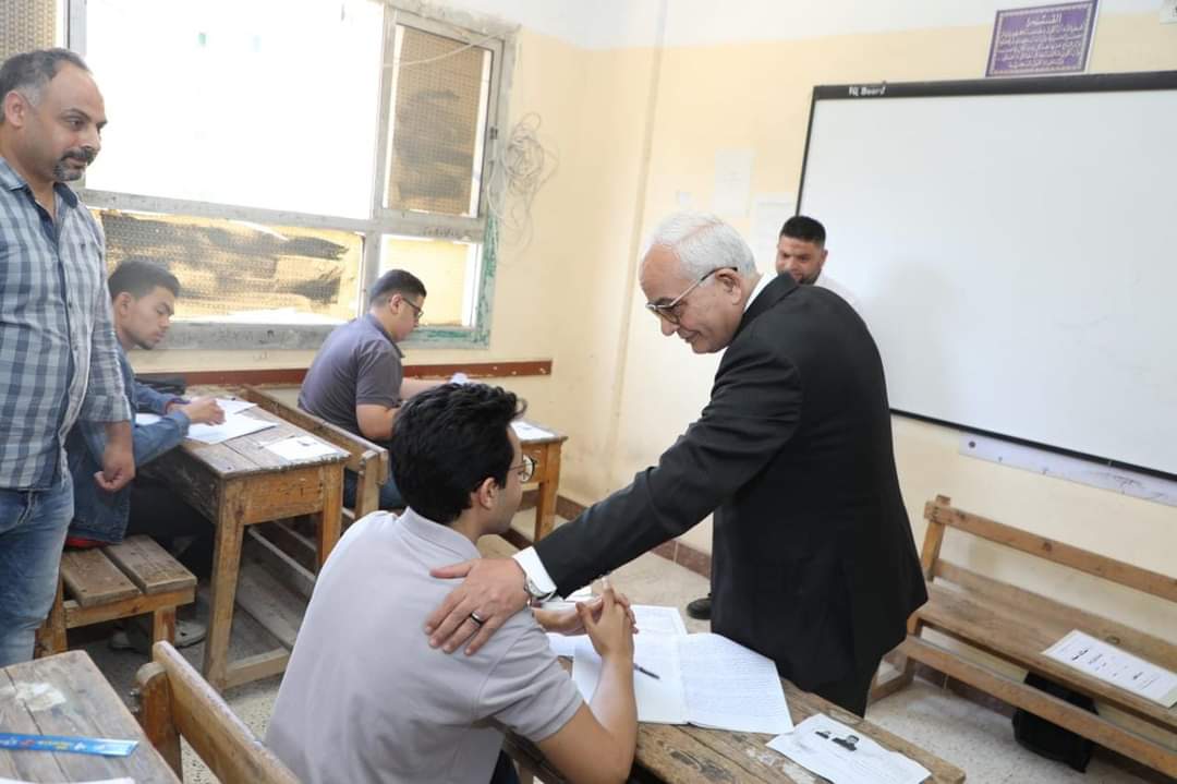 وزير التعليم يتفقد امتحانات الدبلومات الفنية بالقاهرة.. ويشدد على ضرورة التصدى بكل حزم لمحاولات الغش