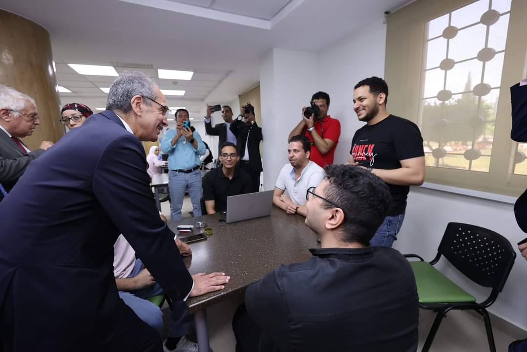 وزير الإتصالات : 28 ألف شاب و90 شركة ناشئة ومشروعا لرواد أعمال استفادوا من خدمات وبرامج "كريتيفا" الإسماعيلية
