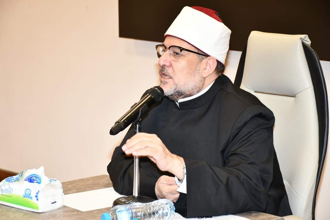 وزير الأوقاف للأئمة والواعظات المرافقين لبعثة الحج :مهمتكم خدمة ضيوف الرحمن