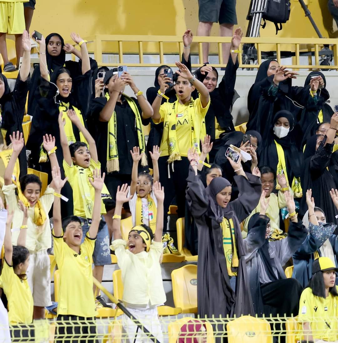 ليلة سعيدة لجماهير الوصل.. بعد التتويج بالدورى الإماراتى